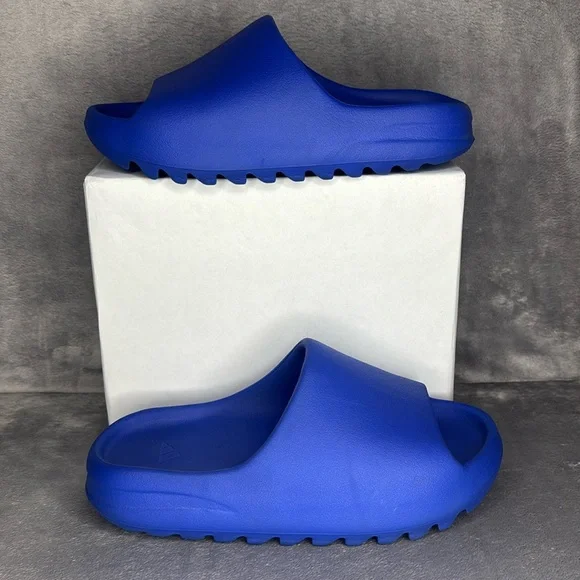 🔥🔥🔥Yeezy Blue Loafers & Slip-Ons Size: 8🔥🔥🔥